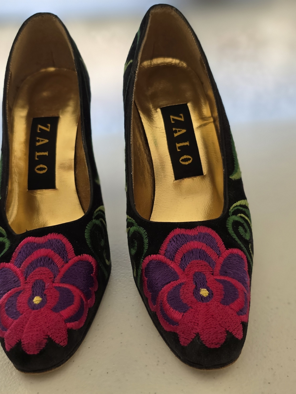 ZALO‎ Black Suede Floral Embroidered Pumps Heels Made In Spain 5.5 - Picture 3 of 10